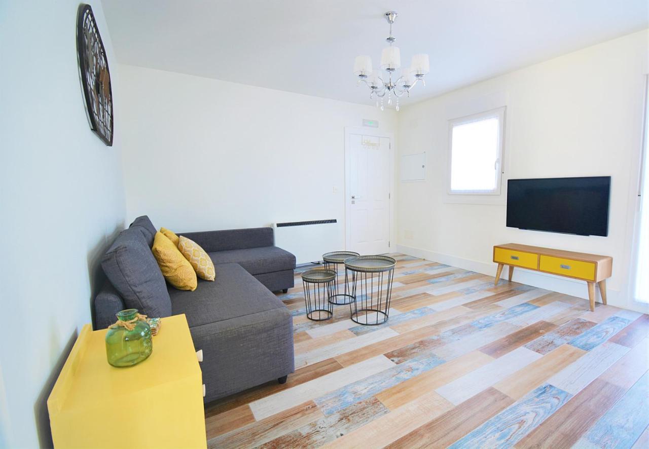 Galihost - Apartamentos Mamuela Ribadumia Esterno foto