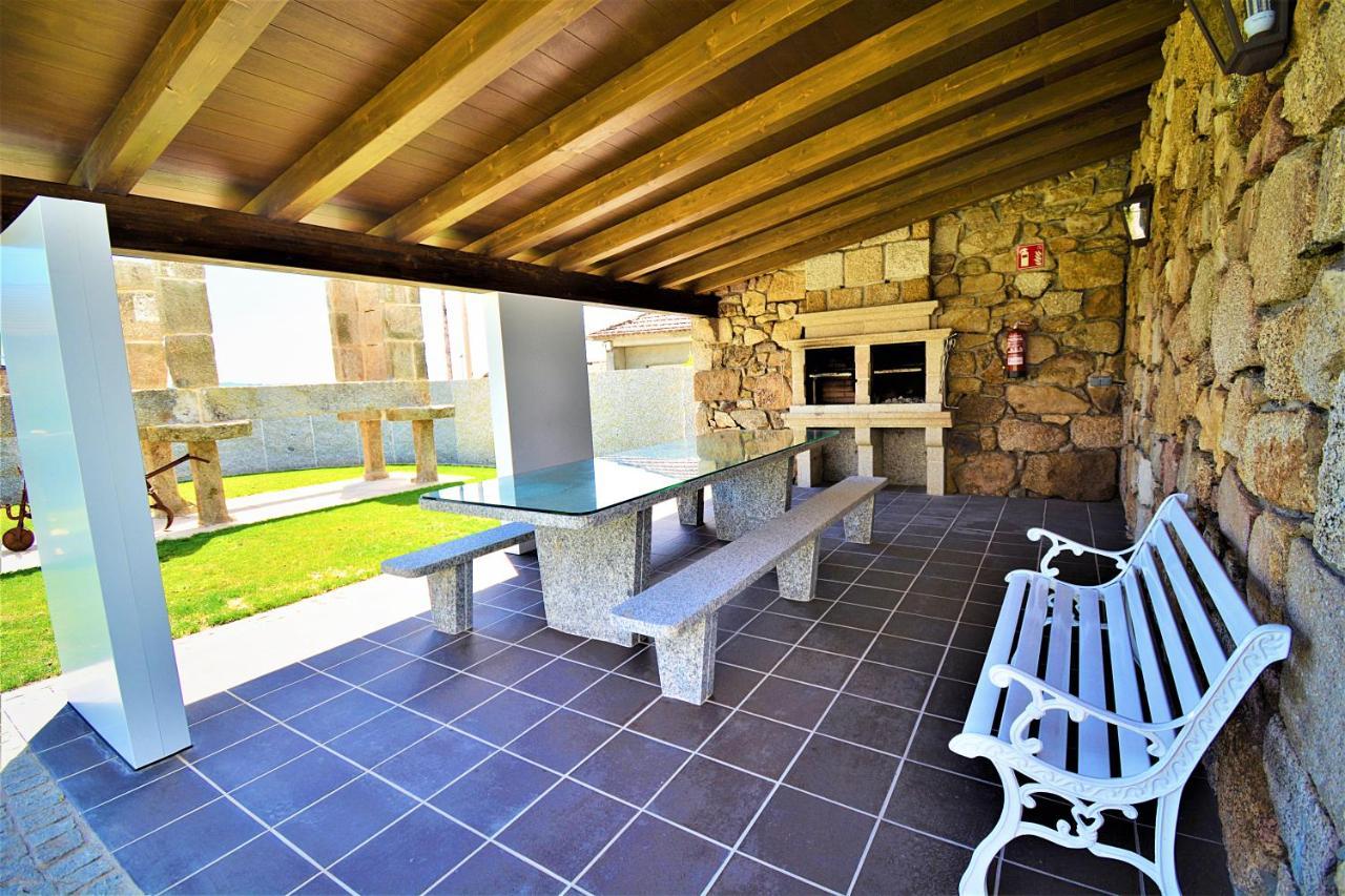 Galihost - Apartamentos Mamuela Ribadumia Esterno foto