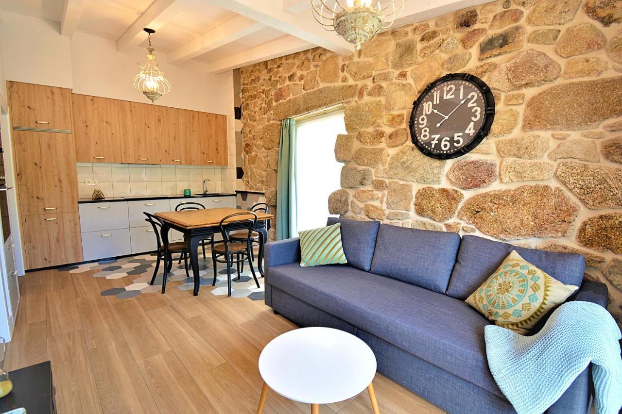 Galihost - Apartamentos Mamuela Ribadumia Esterno foto